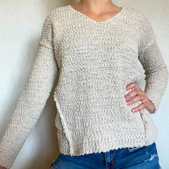 Sweater - Picture 1 of 3